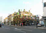 даже пабы Лондона украшены цветами