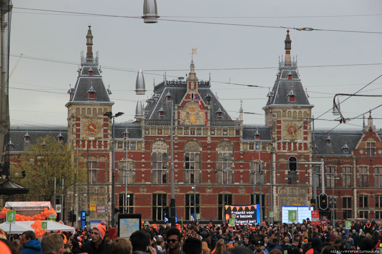 Оранжевый день — день короля. Амстердам, Нидерланды