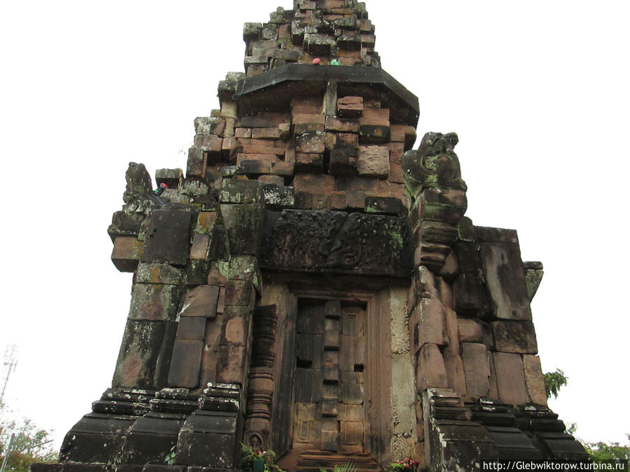 Stupa Phrathat Narai Cheng Weng Сакон-Накхон, Таиланд