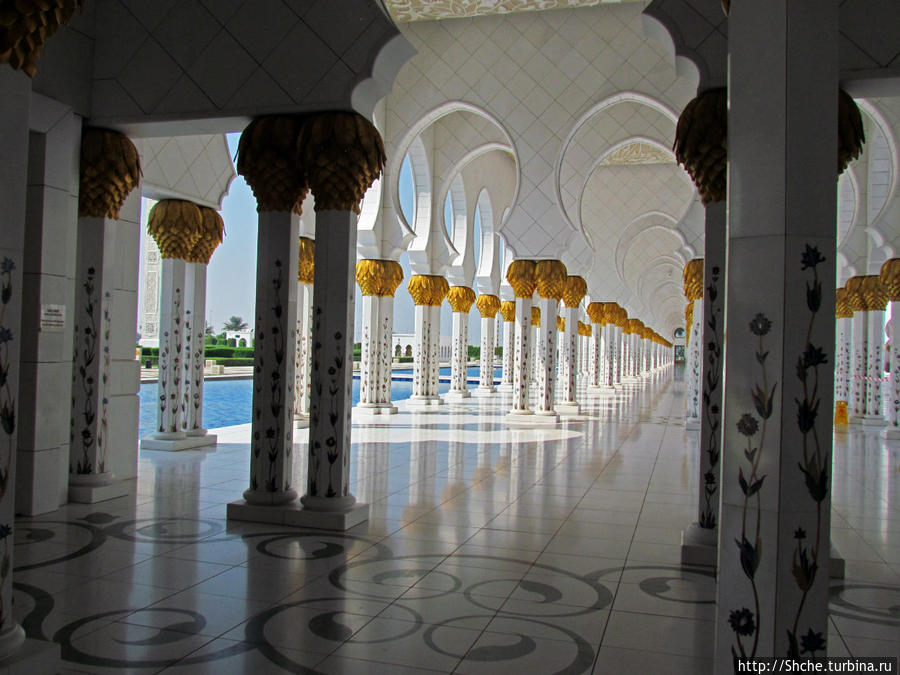 Мечеть шейха Зайда - Белоснежное чудо в песках Абу-Даби