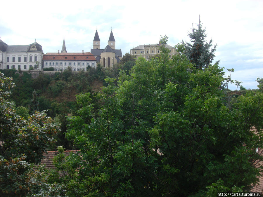 Крепость на скалистом холме Веспрем, Венгрия