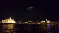 Луна над Дунаем
