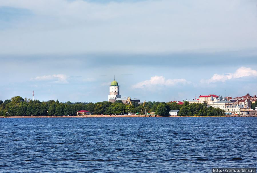 Вид на Выборгский замок с залива, с воды Выборг, Россия