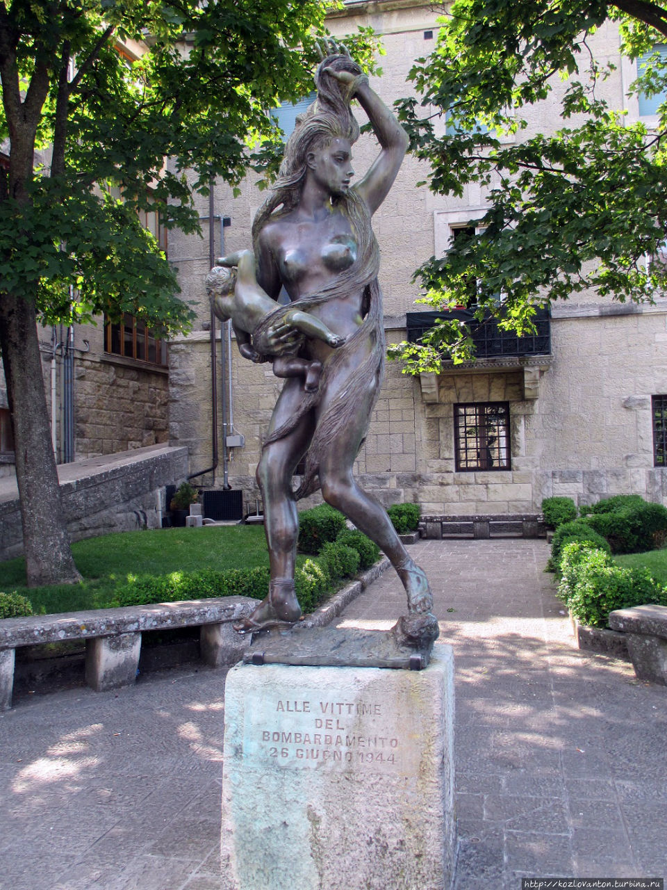 Памятник жертвам бомбардировки 26 июня 1944 г. Сан-Марино, Сан-Марино