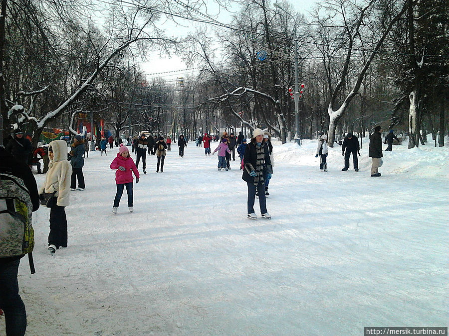 Зимние развлечения в парке Сокольники Москва, Россия