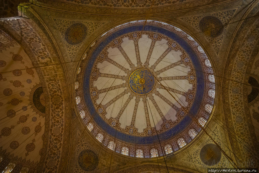 В Голубой Мечети Стамбул, Турция