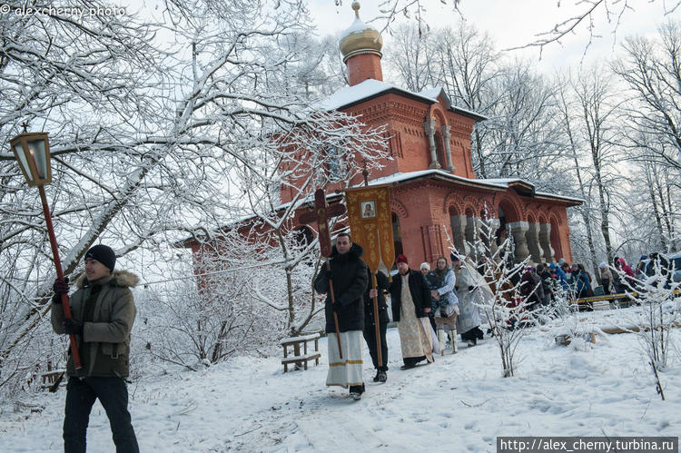 Крестный ход после службы