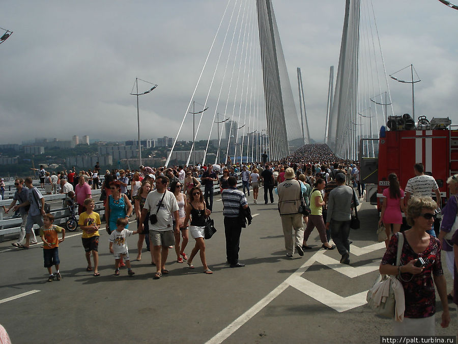 Мост через Золотой Рог открыт! Владивосток, Россия