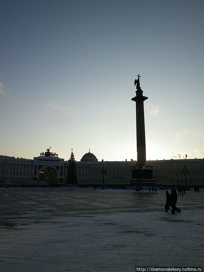Дворцовая площадь. Морозный декабрь. Санкт-Петербург, Россия