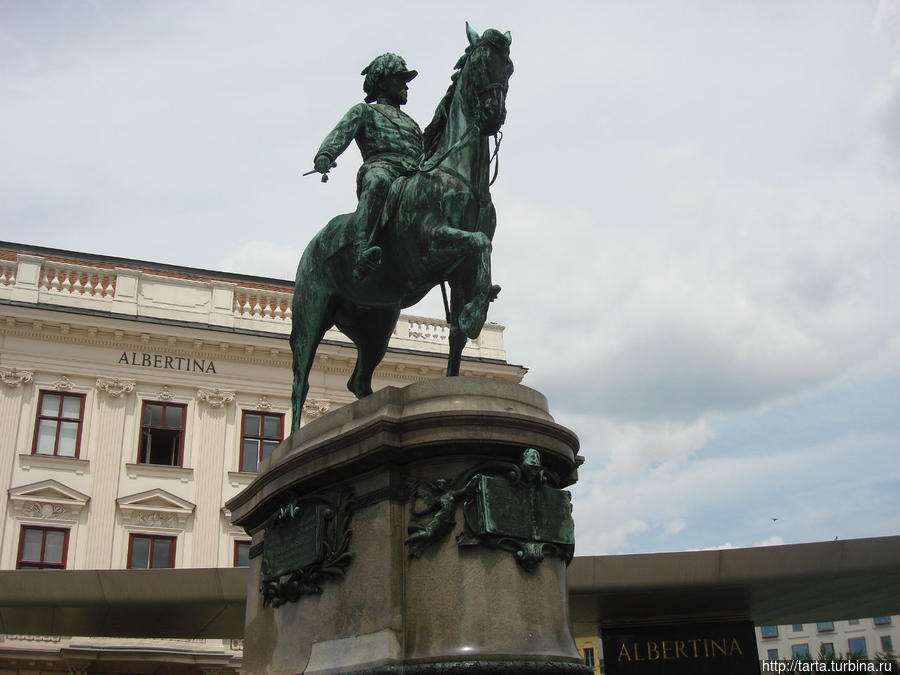 Конная статуя эрцгерцога Альбрехта Вена, Австрия