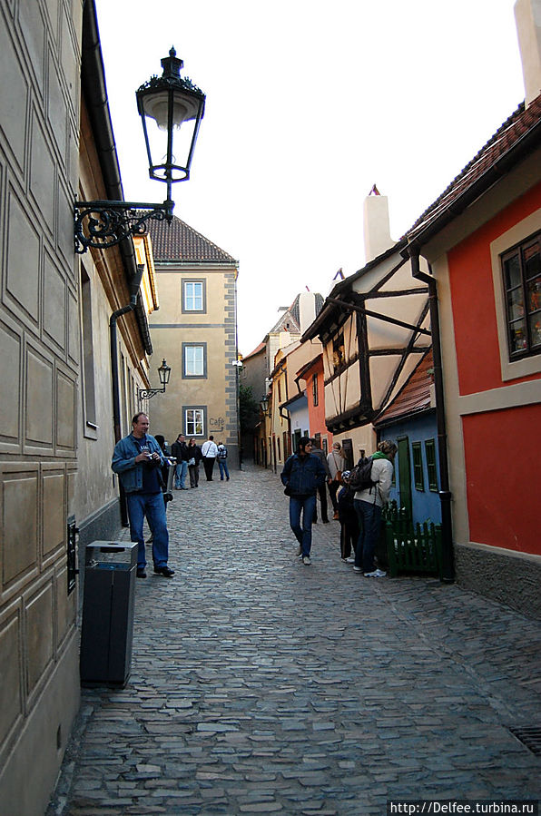 Очень понравилась Злата улочка. Мы были там вечером, когда вход свободный и мало туристов Прага, Чехия