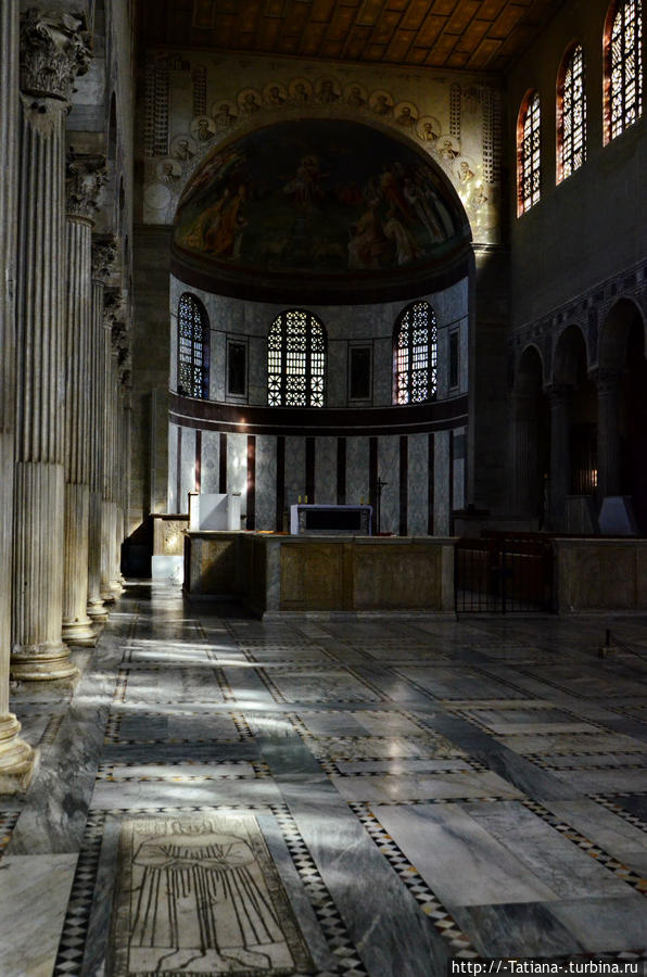 Санта Сабина Рим, Италия