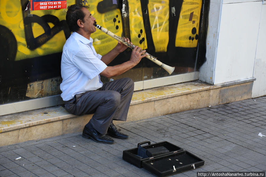Кларнетист. Стамбул, Турция