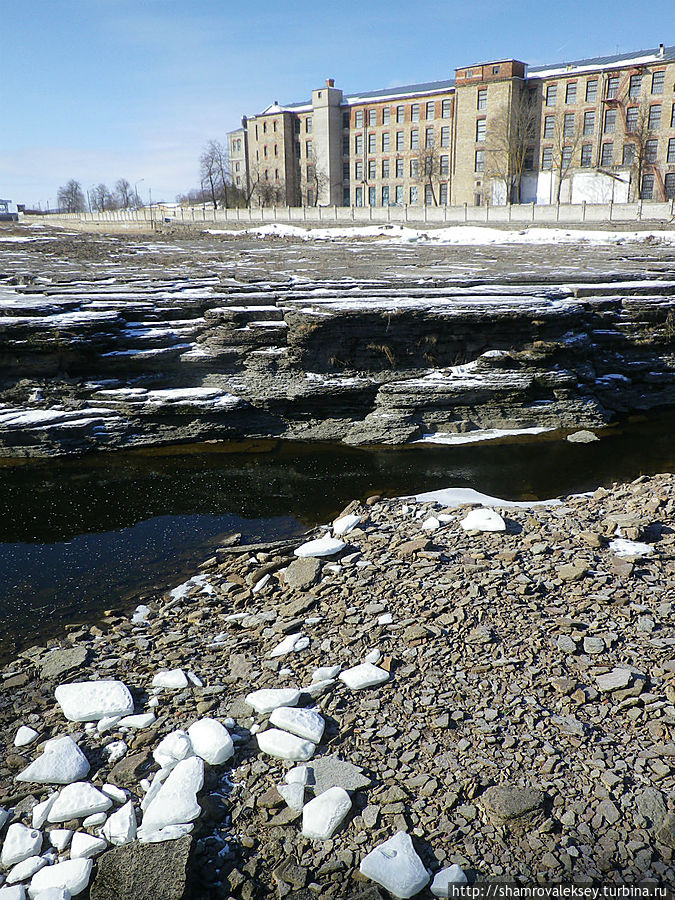 Сухой водопад Наровы Ивангород, Россия