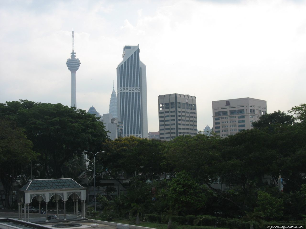 Вид от мечети на город