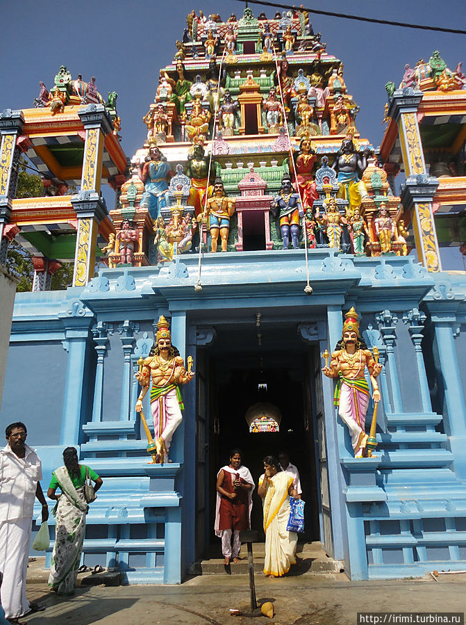 Очень похоже на кукольный театр ))))