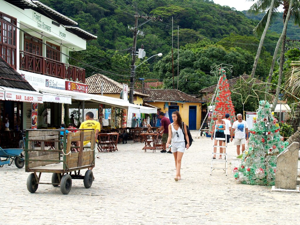 Туристический плацдарм на Большом Острове Остров Илья-Гранди, Бразилия
