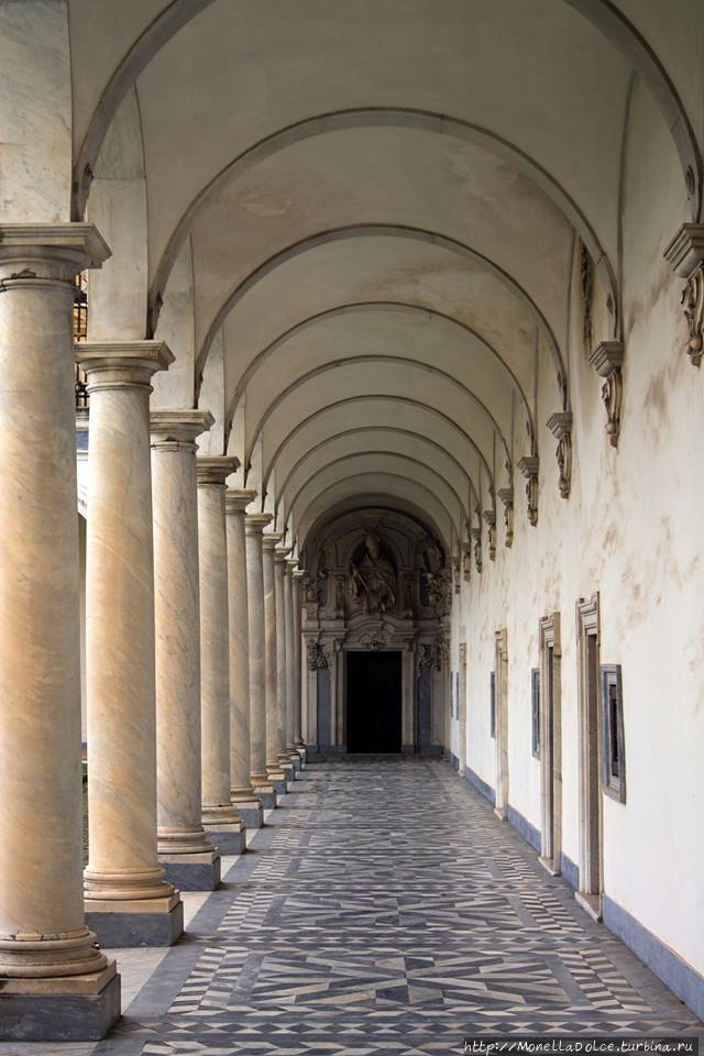 Монастырь и музей Сан Мартино Неаполь, Италия