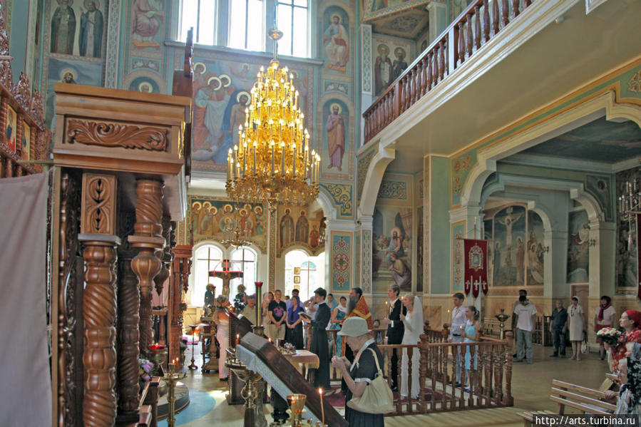 Свято-Никольский Кафедральный собор в Алматы Алматы, Казахстан