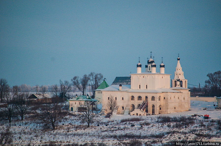 По дороге проезжаем знаменитый Анастасов монастырь. Тульская область, Россия