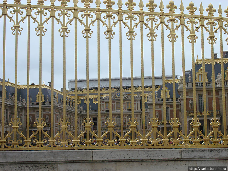 Позолоченная ограда Версаль, Франция