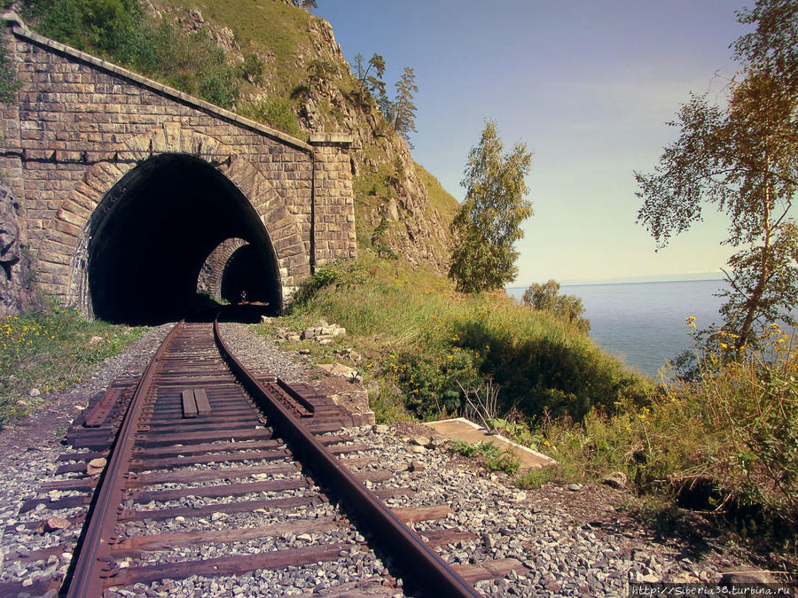 Один из тоннелей Кругобайкальской железной дороги Байкальск, Россия