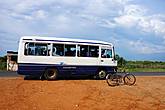 Автобус, курсирующий между Бужумбурой и пляжем