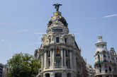 Здание  Метрополиса — тоже один из символов Мадрида