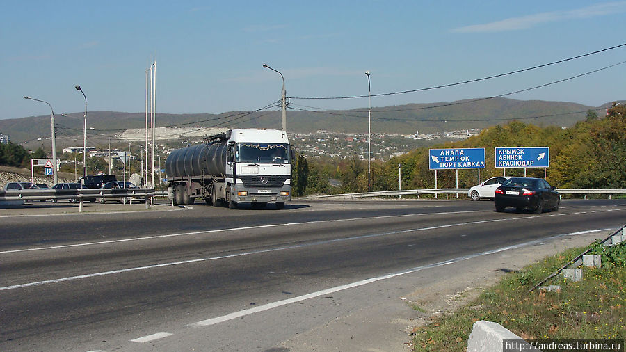 Поворот на Порт Кавказ