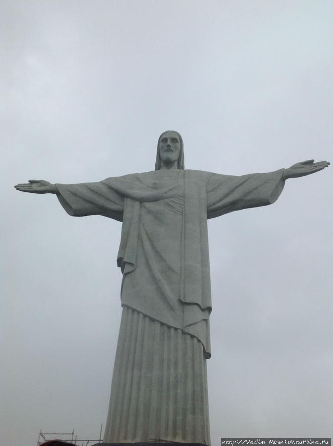 Статуя Христа Спасителя на Горе Корковадо. Рио-де-Жанейро, Бразилия