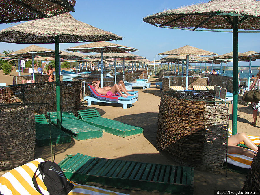 Дальше — пляж Султана Эль-Гуна, Египет