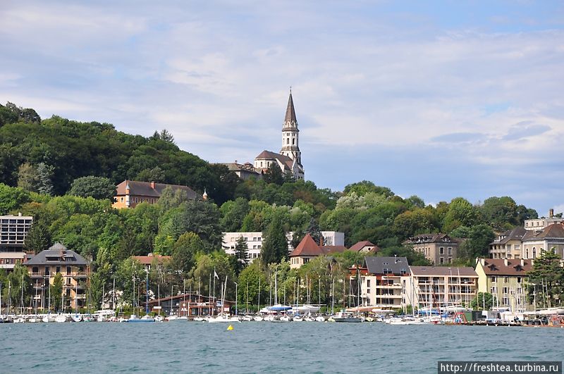 Город на берегах озера в составе Франции оказался не так давно, во 2-ой половине 19-го столетия. Анси, Франция