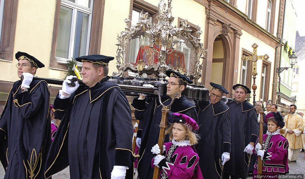 Крестный ход в день св. Фридолина в Бад Зекингене, март 2014. foto Internet Бад-Зекинген, Германия