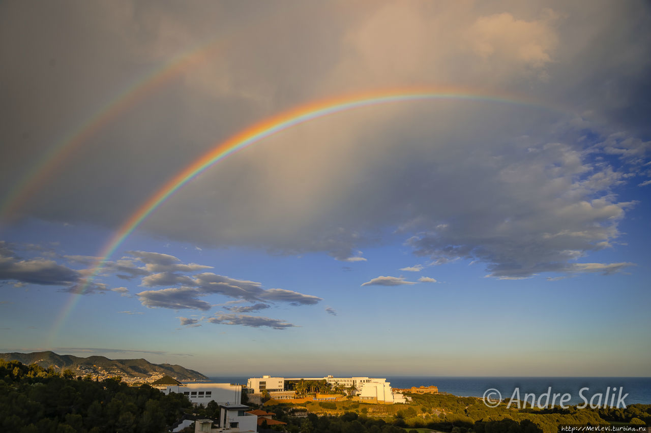 Любовь, как радуга над полем Ситжес, Испания