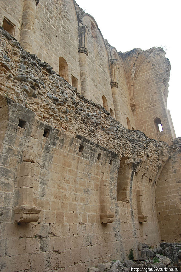 Время рушит старинные замки... Беллапаис, Турецкая Республика Северного Кипра