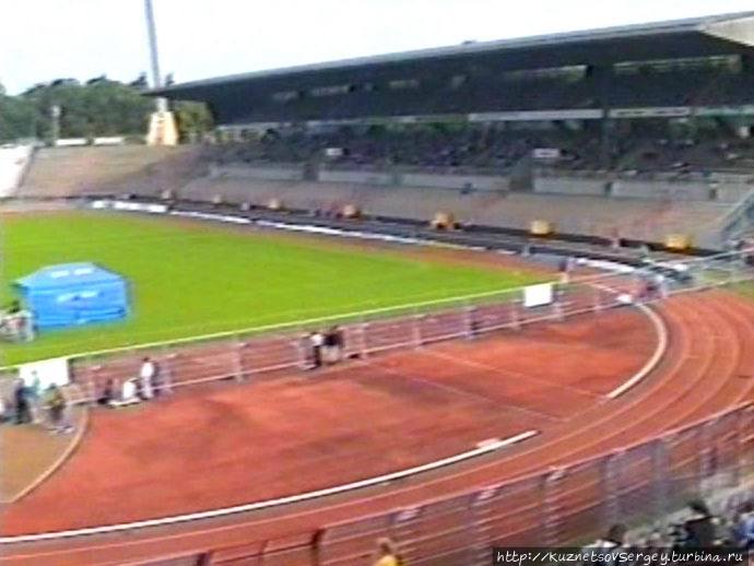 На стадионе в Карлсруэ во время Зигера Карлсруэ, Германия