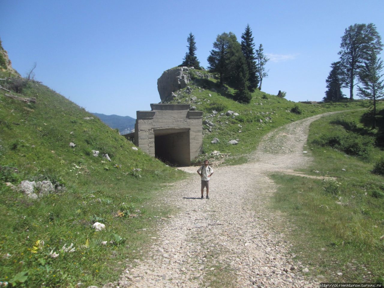 Прогулка к заброшенной канатной дороге Ткибули, Грузия