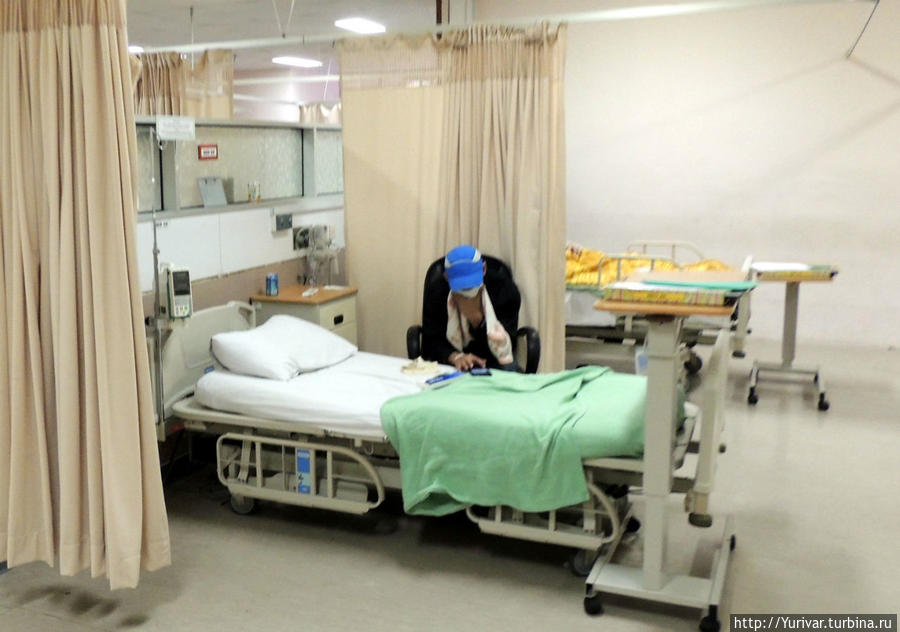 Мобильная палата в брунейском госпитале