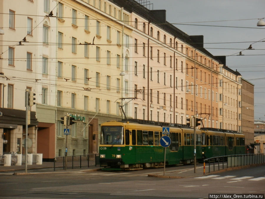 Трамвай Valmet MLNRV2 построен в 1984 году Хельсинки, Финляндия