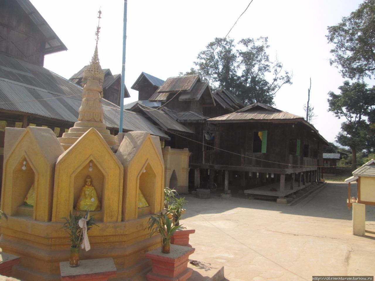 Тиковый монастырь с бамбуковым Буддой Сипо, Мьянма