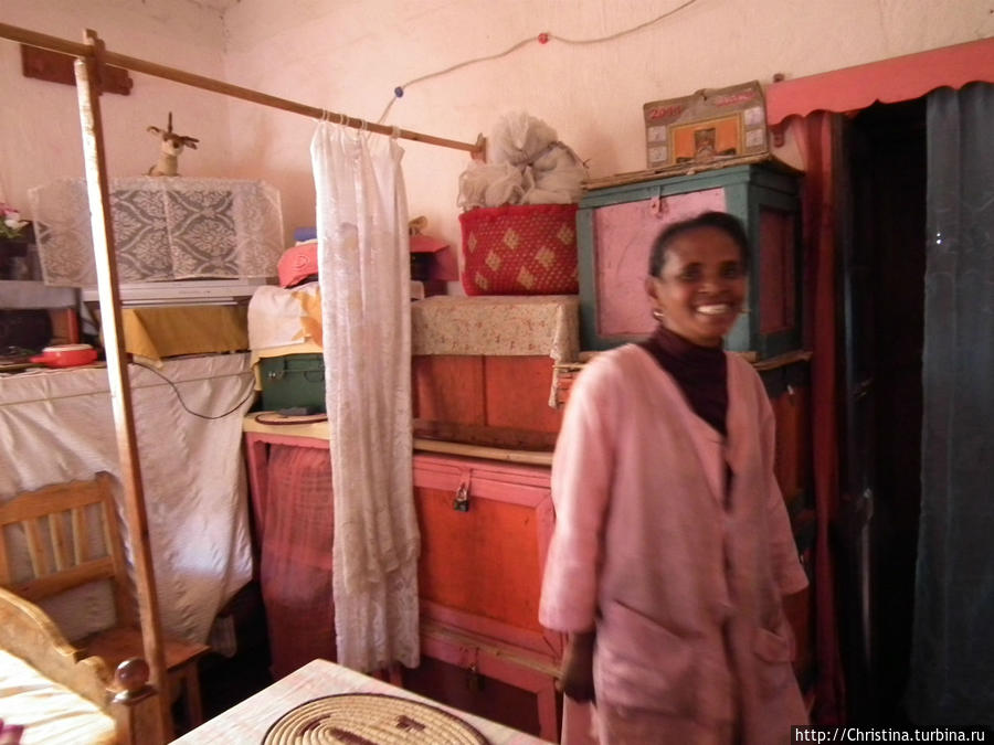 Хозяйка квартиры. Амбуситра, Мадагаскар