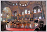 Мечеть Султанахмед или  «Голубая мечеть» мечеть получила благодаря огромному количеству (более 20 тыс.) белых и голубых изникских керамических изразцов ручной работы, которые использовались в декорациях интерьера.