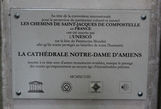 Третья эмблемка, возле значка ЮНЕСКО и есть символ принадлежности к официальному историческому наследию Франции МН (Monument historique). В предыдущих материалах я частенько  упоминал об этом французском списке.