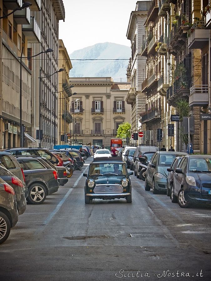 Палермо — деловой, вечно бурлящий город Сицилия, Италия