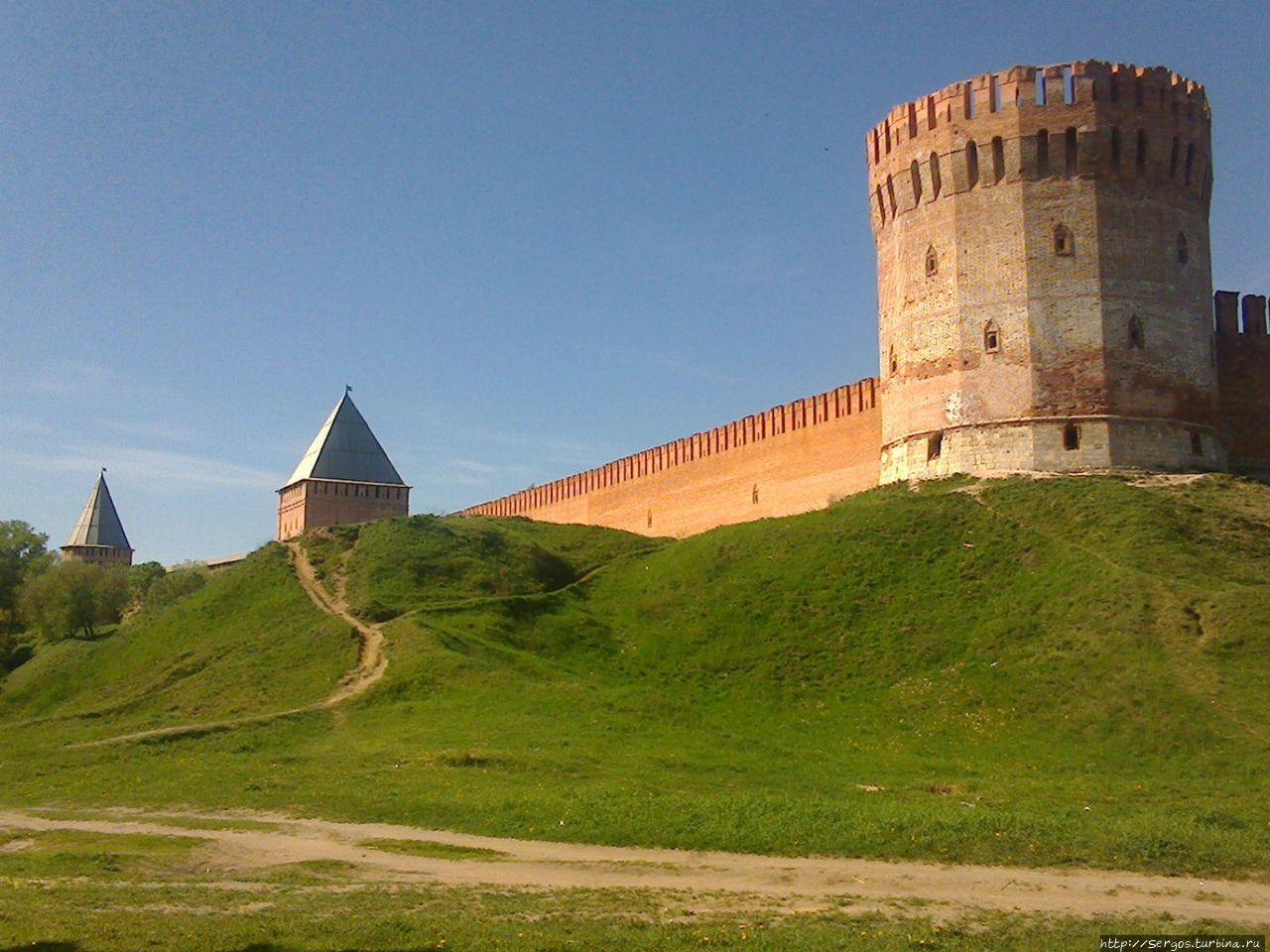 башни смоленской крепостной стены