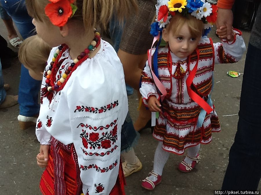 Маленькие модницы и возможно участницы детского конкурса Коростень, Украина