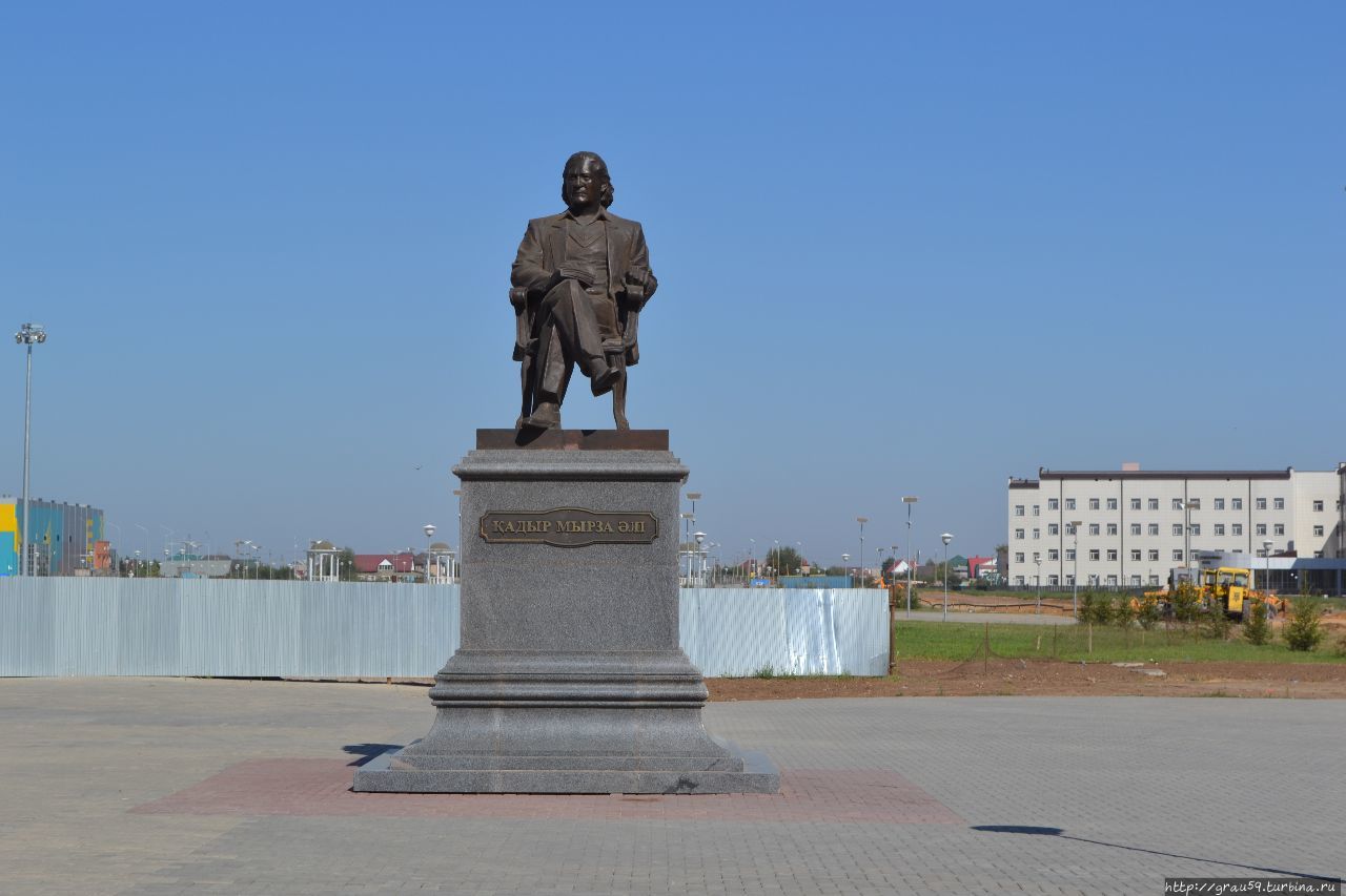 Памятник Кадыру Мырзалиеву Уральск, Казахстан