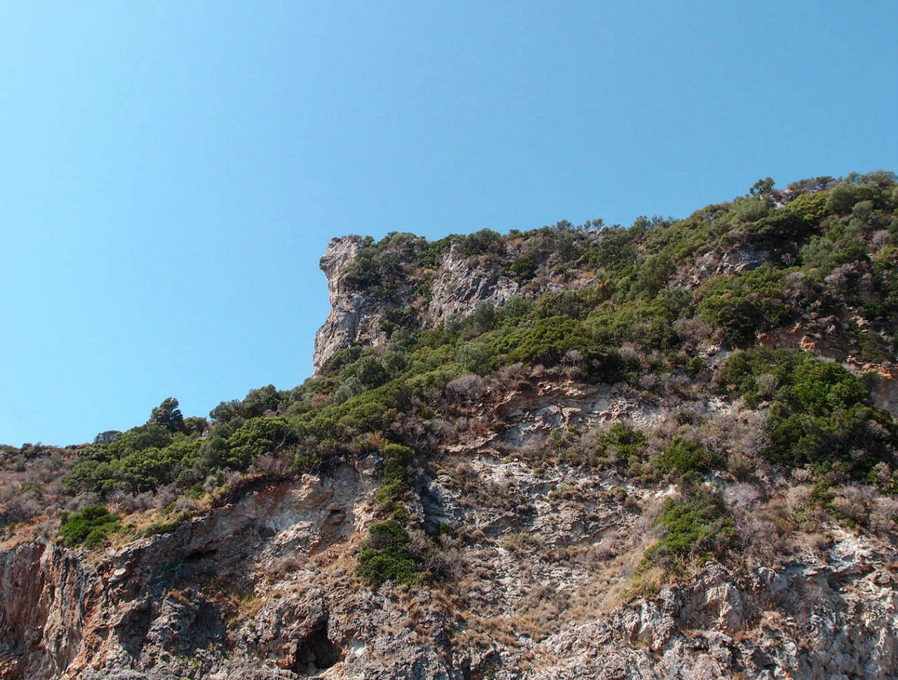 Хозяйка сказочных пейзажей Палеокастрица, остров Корфу, Греция