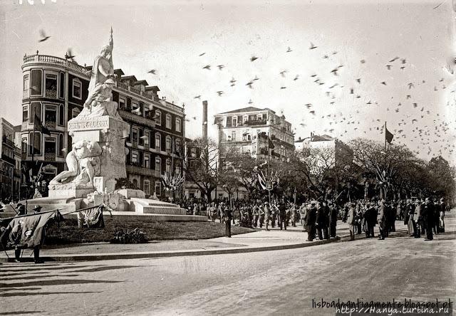 Торжественный момент открытия национального памятника погибшим в Великой войне (1931-11-22). Из интернета Лиссабон, Португалия