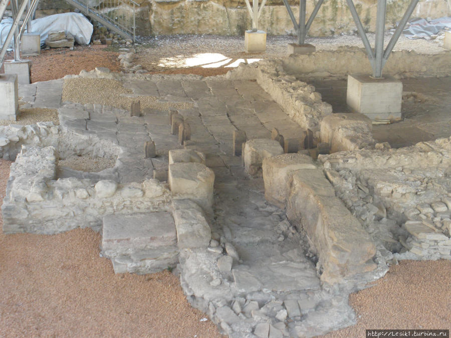 Раскопки римских терм Рива-дель-Гарда, Италия